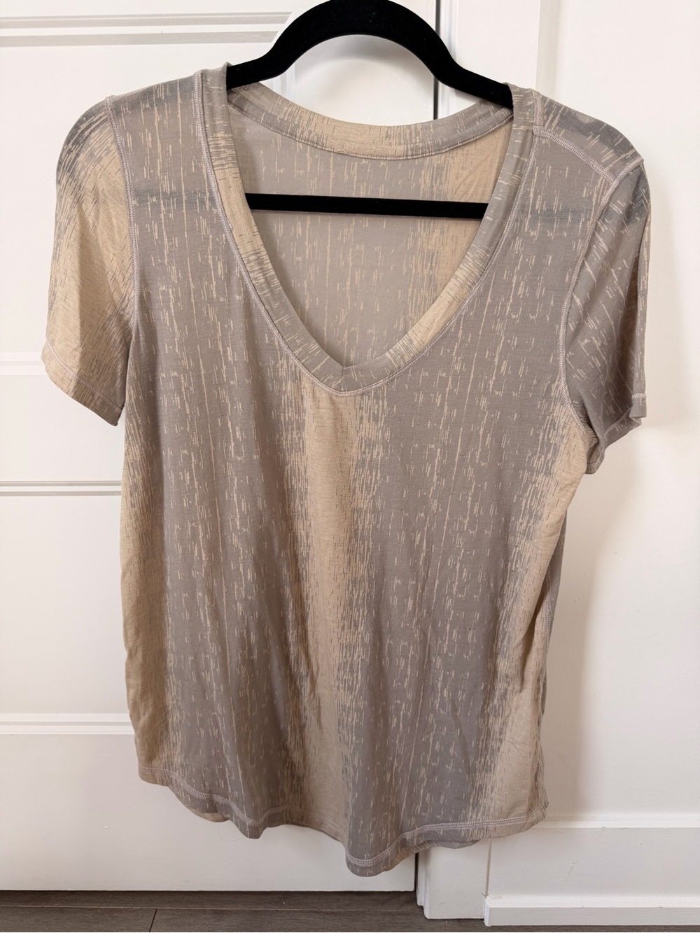 Lululemon Women’s V-Neck Short Sleeve Top in Taupe Beige